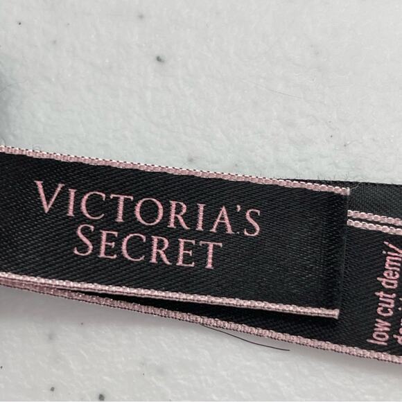 Victoria’s Secret Romantic Low Cut Demi Bra Feminine Black Lace Size 34D - Picture 7 of 10